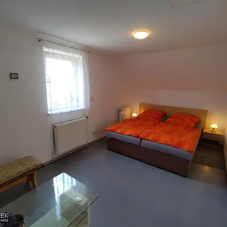 Pia Apartment *