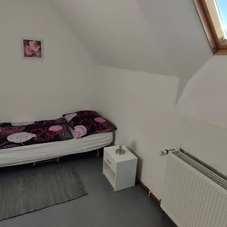 Apartment Pia Cvikov